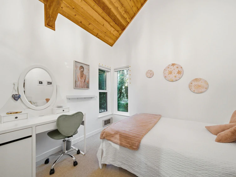 1616 Roxbury Road, North Vancouver, BC, V7G 2B2 - 18
