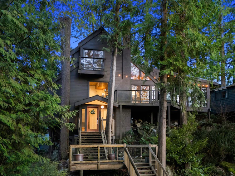 1616 Roxbury Road, North Vancouver, BC, V7G 2B2 - 27