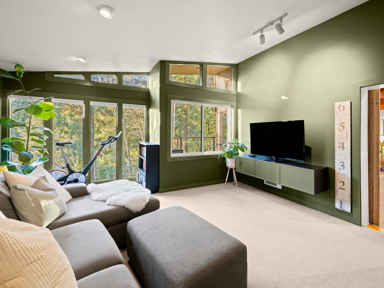 1616 Roxbury Road, North Vancouver, BC, V7G 2B2 - 6