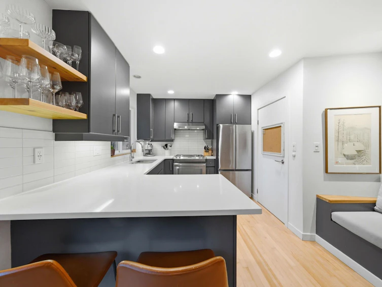 1616 Roxbury Road, North Vancouver, BC, V7G 2B2 - 10