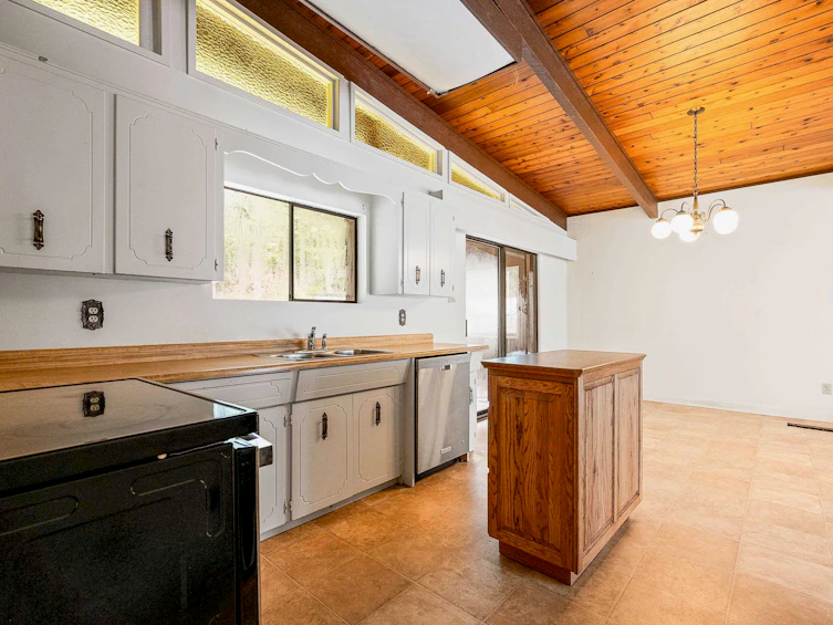 650 Mountain View Road, Cultus Lake, BC, V2R 4Z6 - 6