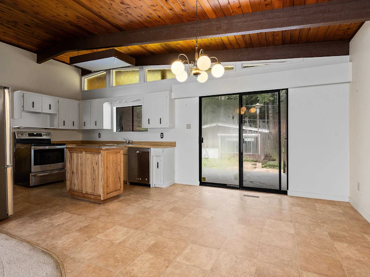 650 Mountain View Road, Cultus Lake, BC, V2R 4Z6 - 11