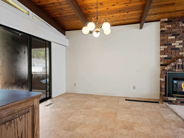 650 Mountain View Road, Cultus Lake, BC, V2R 4Z6 - 10