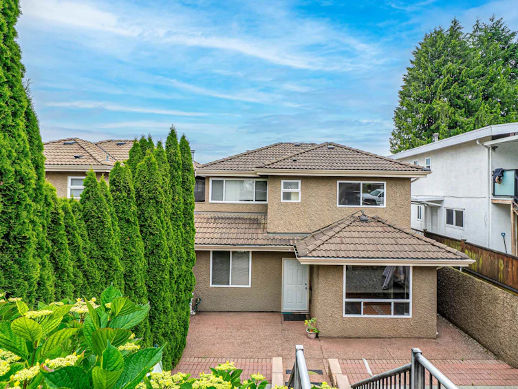 8015 11th Avenue, Burnaby, BC, V3N 2N8 - 7
