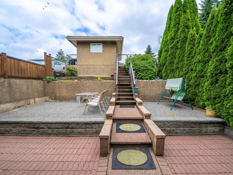8015 11th Avenue, Burnaby, BC, V3N 2N8 - 5