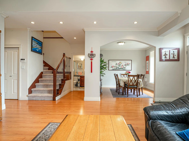 8015 11th Avenue, Burnaby, BC, V3N 2N8 - 10
