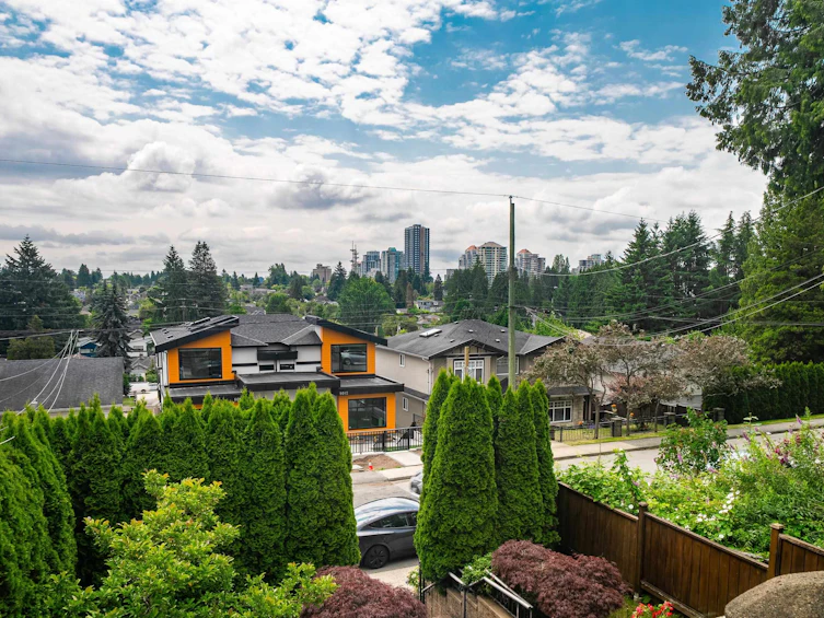 8015 11th Avenue, Burnaby, BC, V3N 2N8 - 39