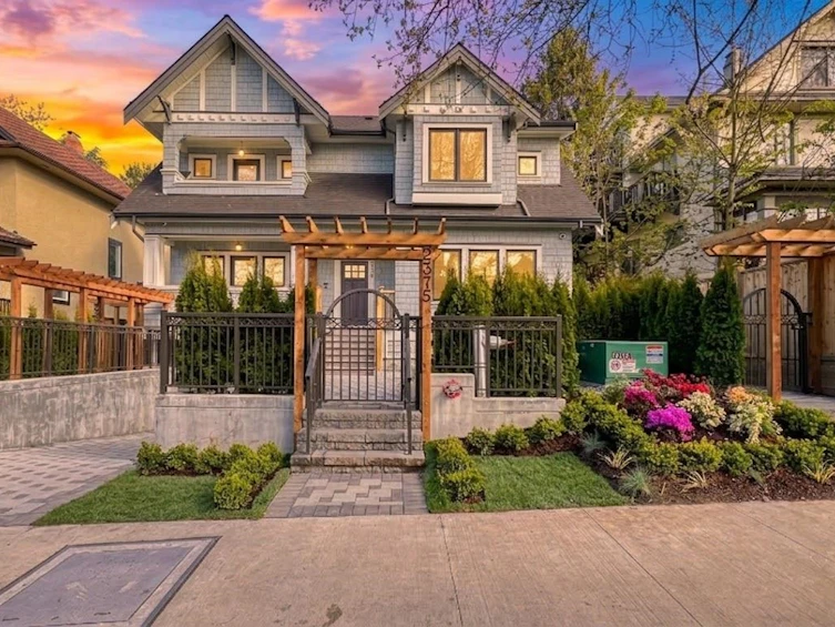 2373 W 7th Avenue, Vancouver, BC, V6K 1Y4