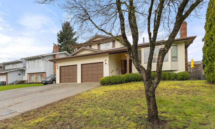 3778 Nanaimo Crescent