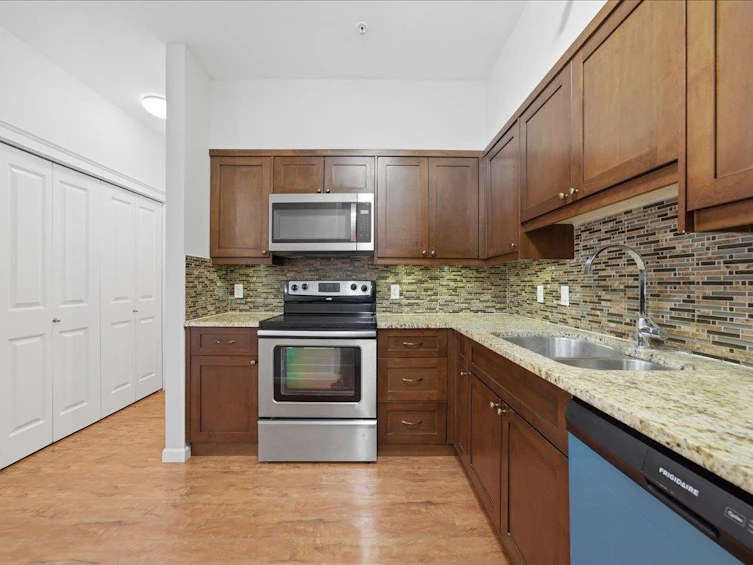 207-22858 Lougheed Highway, Maple Ridge, BC, V2X 2V6 - 10