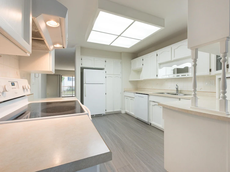 73-32718 Garibaldi Drive, Abbotsford, BC, V2T 5T6 - 8