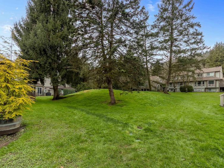 9557 Willowleaf Place, Burnaby, BC, V5A 4A5 - 30