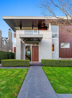 2705 W 30th Avenue