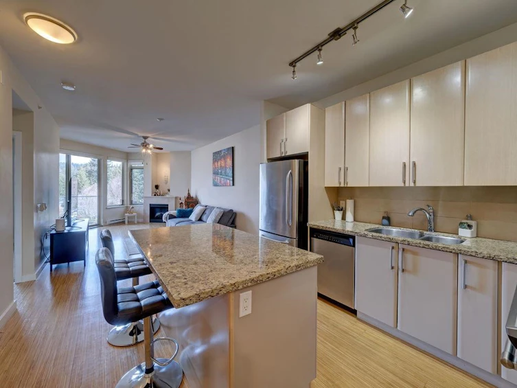 360-5160 Davis Bay Road, Sechelt, BC, V7Z 0H3