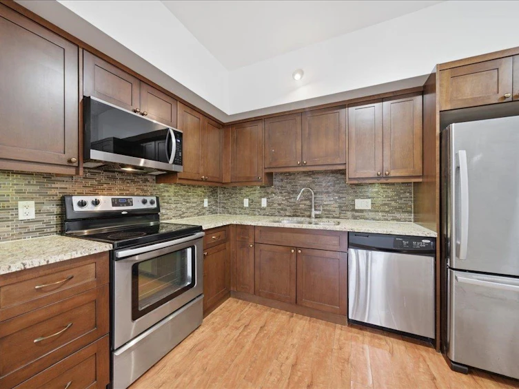 307-22858 Lougheed Highway, Maple Ridge, BC, V2X 2V6 - 8