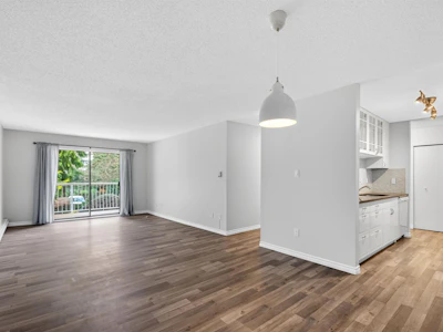 203-12890 17 Avenue - 4