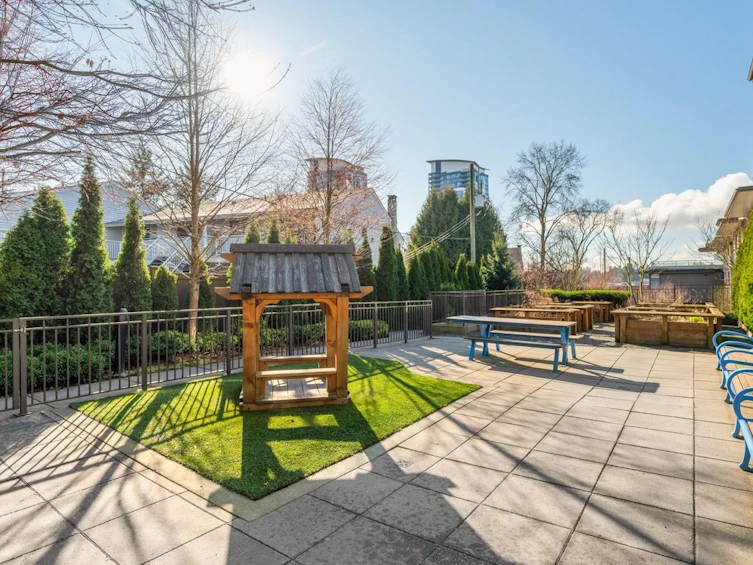 215-5460 Broadway, Burnaby, BC, V5B 0B4 - 22