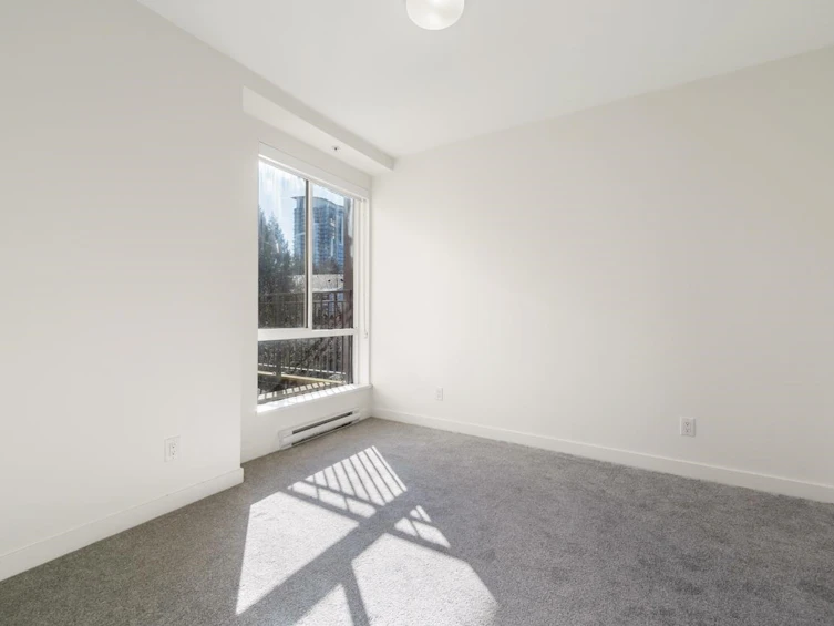 215-5460 Broadway, Burnaby, BC, V5B 0B4 - 12