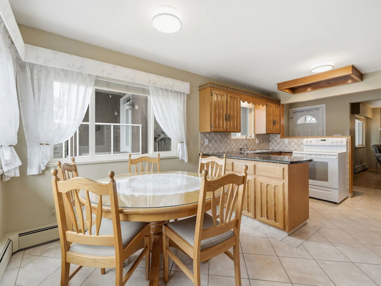 5111 Pandora Street, Burnaby, BC, V5B 1L7 - 10