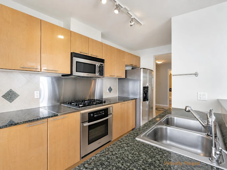 1001-5933 Cooney Road, Richmond, BC, V6X 4H3 - 5