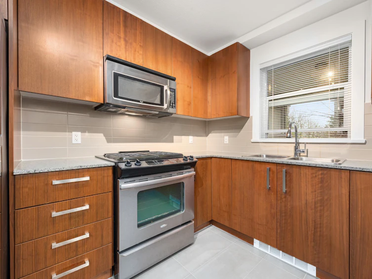 211-5775 Irmin Street, Burnaby, BC, V5J 0C3 - 5