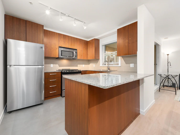211-5775 Irmin Street, Burnaby, BC, V5J 0C3 - 3