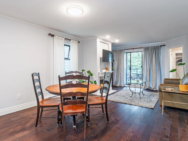 305-2925 Glen Drive, Coquitlam, BC, V3B 7H9 - 6