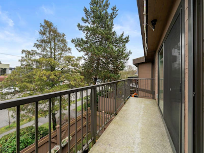 204-3136 Kingsway - 3
