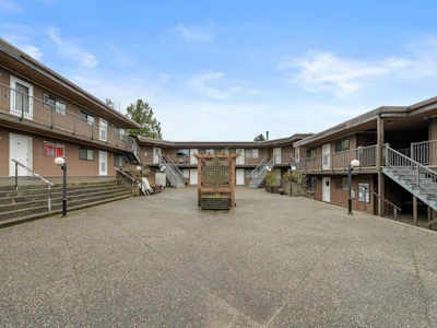 204-3136 Kingsway - 2