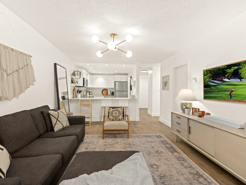 101 - 621 E 6th Avenue, Vancouver BC V5T 4H3