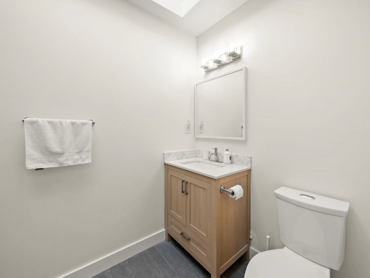 1436 Grand Boulevard, North Vancouver, BC, V7L 3X7 - 14