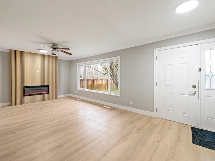 8024 Cedar Street, Mission, BC, V2V 3N1 - 2