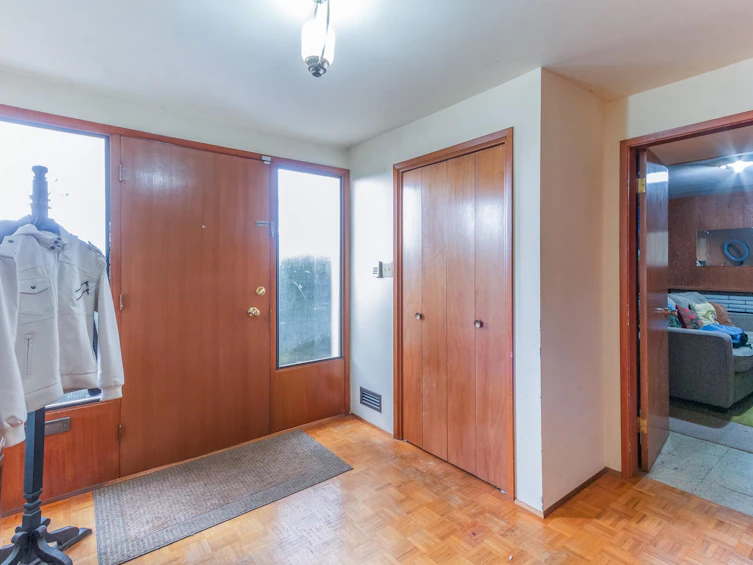 1928 Ridgeway Avenue, North Vancouver, BC, V7L 3S7 - 16
