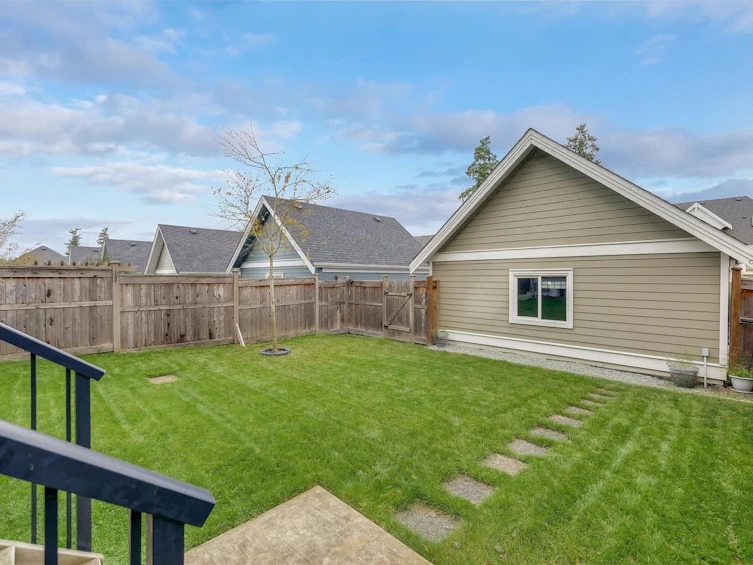16527 25a Avenue, Surrey, BC, V3Z 0S2 - 18