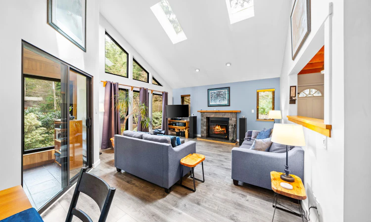 576 Cowan Road