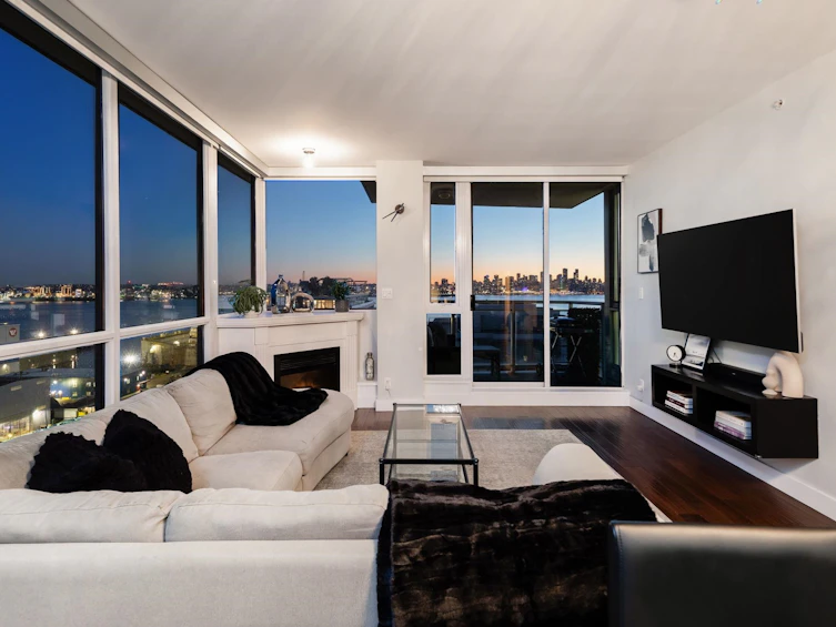 1603-188 E Esplanade Street, North Vancouver, BC, V7L 4Y1 - 2