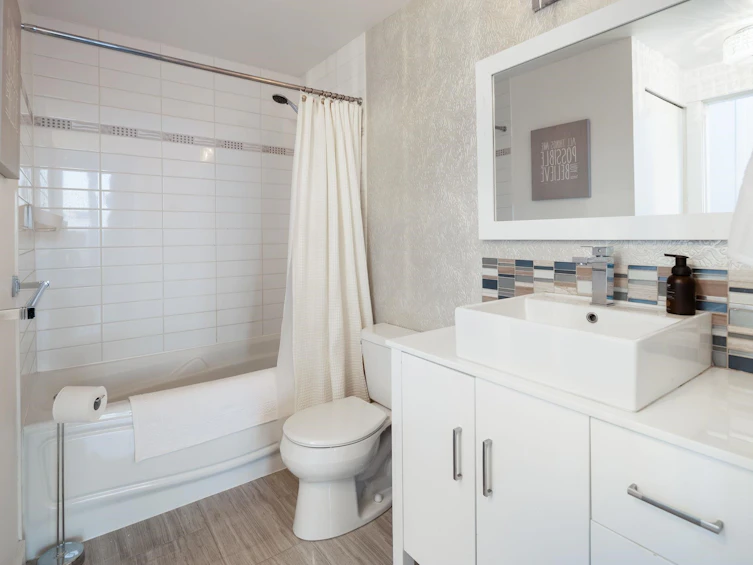 1603-188 E Esplanade Street, North Vancouver, BC, V7L 4Y1 - 21