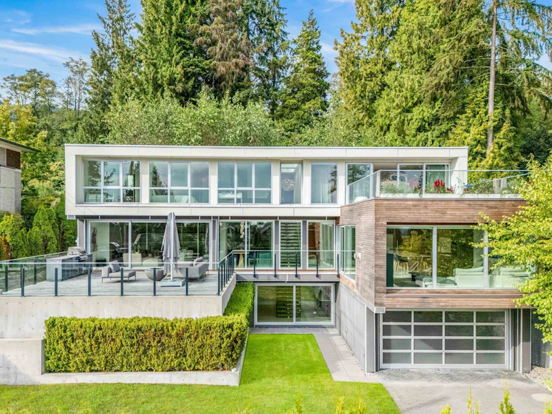 1360 Queens Avenue, West Vancouver BC V7T 2H9