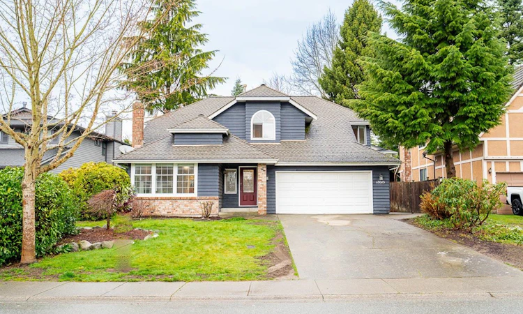 13015 Summerhill Crescent