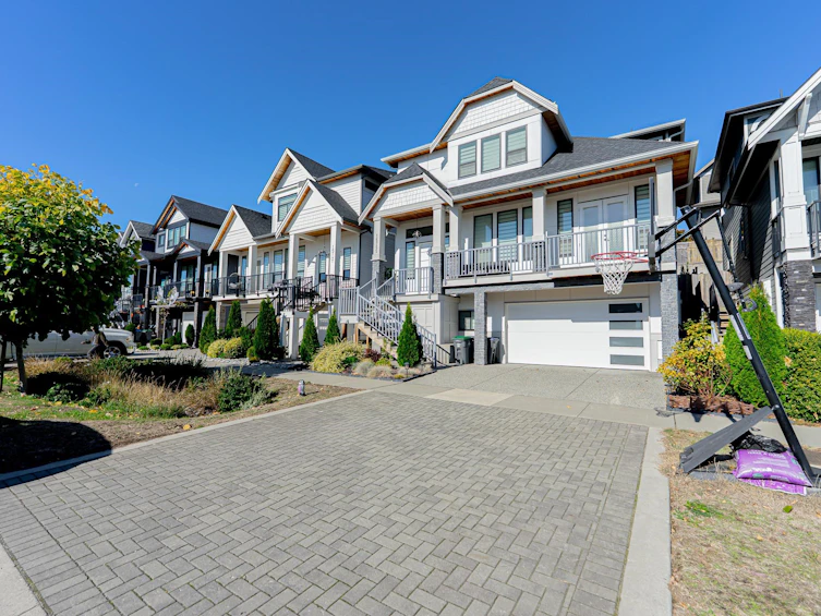 16755 16a Avenue, Surrey, BC, V3Z 0B4 - 2