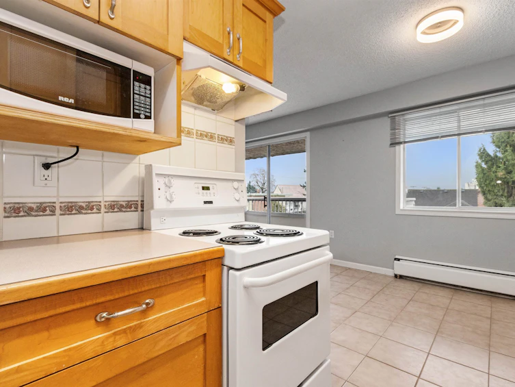 302-9477 Cook Street, Chilliwack, BC, V2P 4J8 - 11