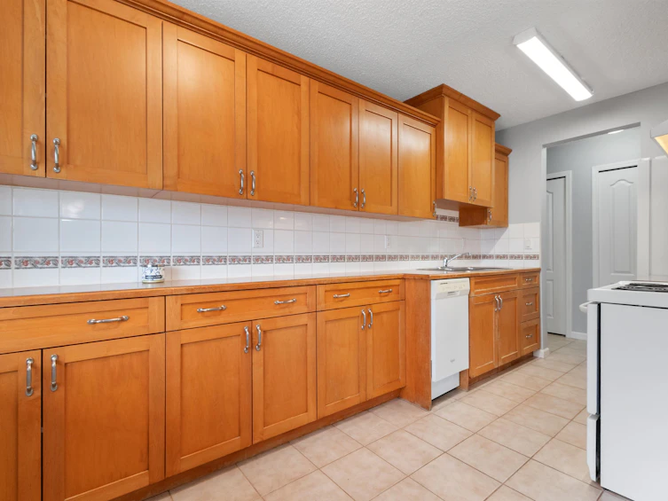 302-9477 Cook Street, Chilliwack, BC, V2P 4J8 - 9