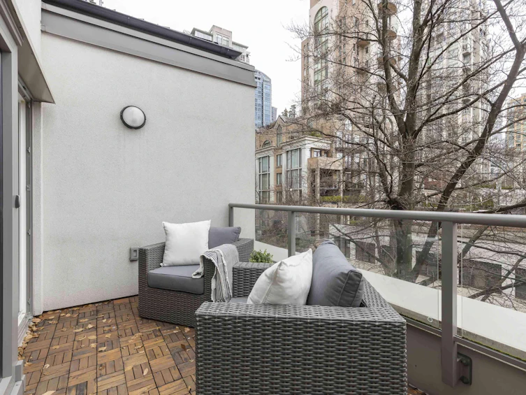 302-1323 Homer Street, Vancouver, BC, V6B 5T1 - 2