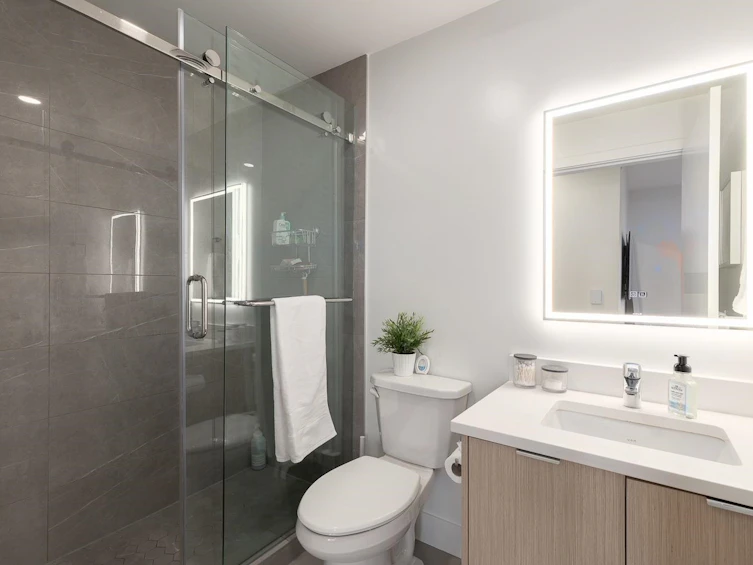 305-2666 Duke Street, Vancouver, BC, V5R 4S9 - 14