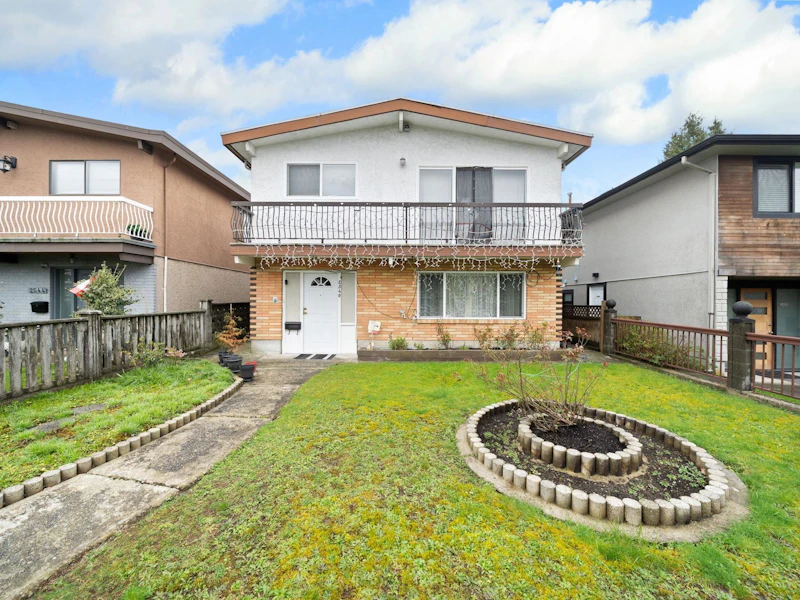 2540 E 24th Avenue, Vancouver BC V5R 1C9