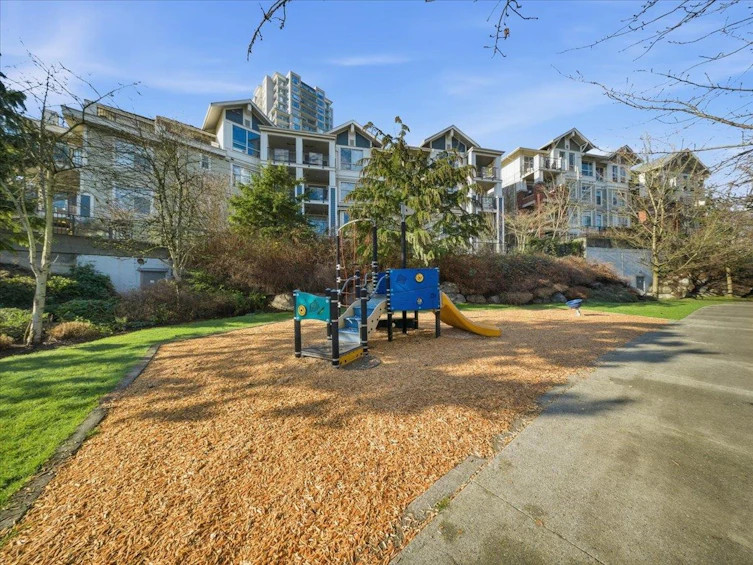 101-275 Ross Drive, New Westminster, BC, V3L 0B6 - 26