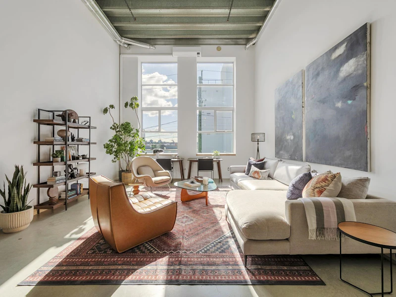 215 - 1220 E Pender Street, Vancouver BC V6A 1W8