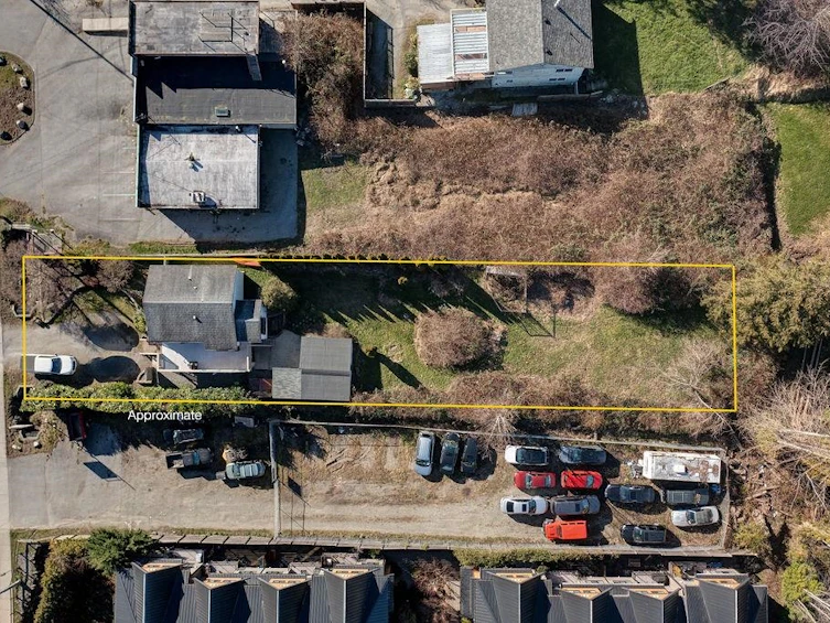 702 Gibsons Way, Gibsons, BC, V0N 1V9 - 40