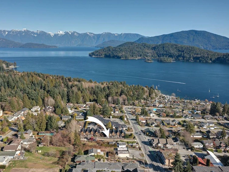 702 Gibsons Way, Gibsons, BC, V0N 1V9 - 34