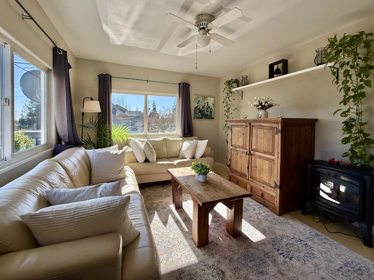 702 Gibsons Way, Gibsons, BC, V0N 1V9 - 6